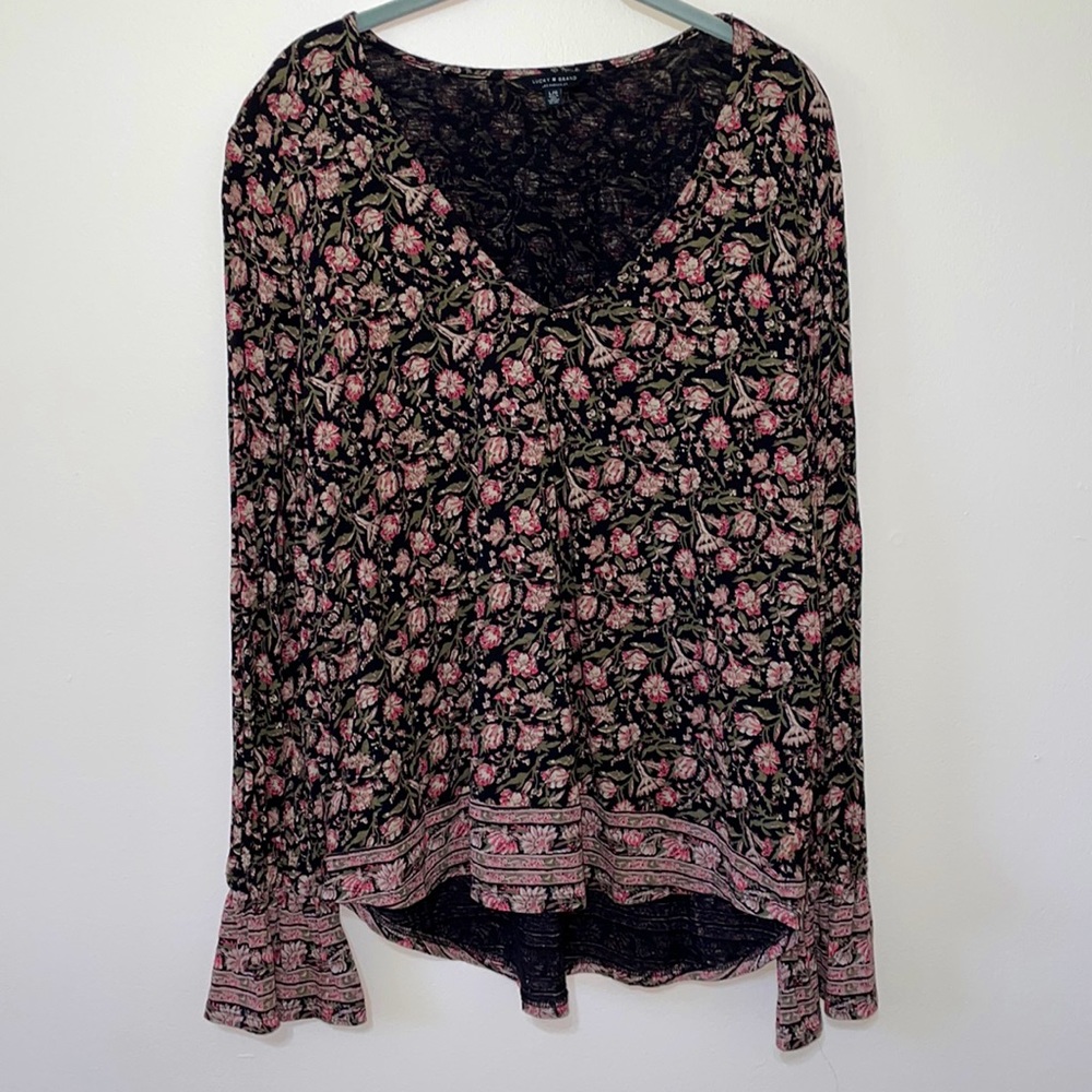 Lucky brand long sleeve v neck floral top